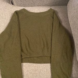 Beautiful olive green knit crop top sweater size medium
